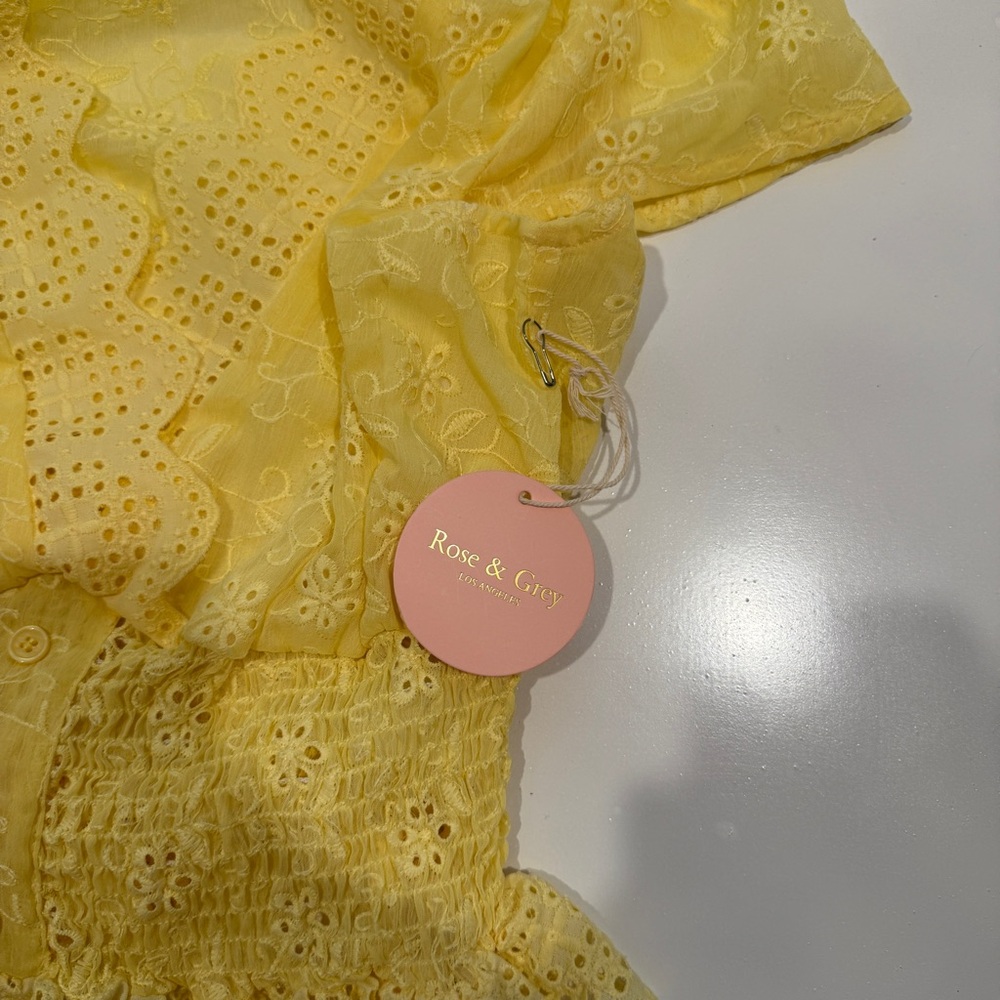 NWT Rose and Grey Yellow Eyelet Floral Lace Top Smocked Waist Sheer Size Medium - Picture 6 of 7